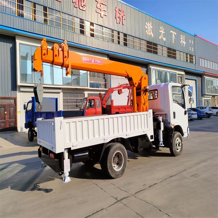 西贡区三轮随车吊定制 农用改装机自备吊中瑞长期出售